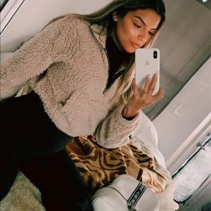 comfy cropped teddy sweatshirt!